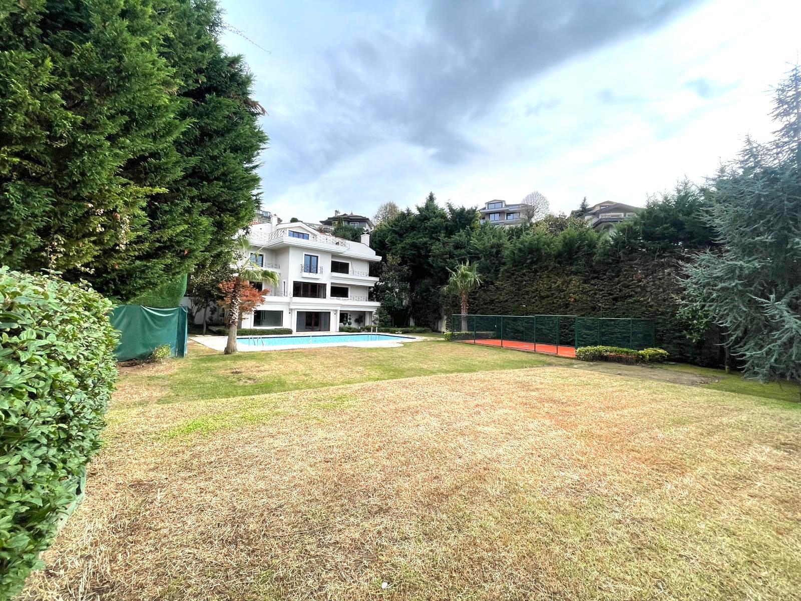 Acarkent'te 1500m2 bahçe içersinde satılık b tipi villa