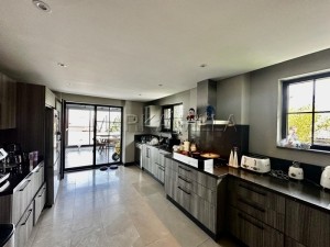 Acarkent'te Satılık Beykoz Konakları Manzaralı Masrafsız Satılık Villa