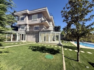 ÇEKMEKÖY OKULLAR BÖLGESİNDE KİRALIK VİLLA