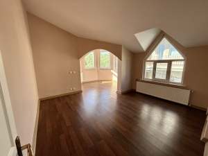 Acarkent'in Karşısında Butik Site İçersinde Kiralık Villa