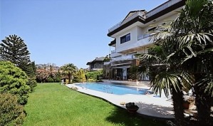 Acarkent 'te Beykoz Konakları Manzaralı Asansörlü Çelik Çatılı Br Villa