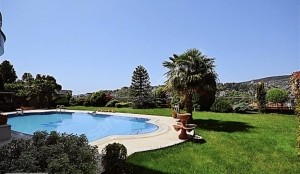 Acarkent 'te Beykoz Konakları Manzaralı Asansörlü Çelik Çatılı Br Villa
