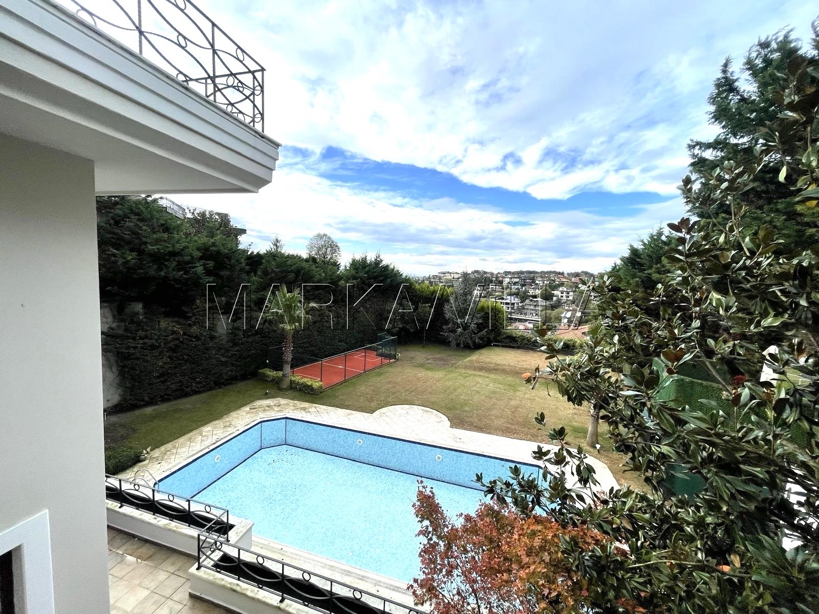 Acarkent'te 1500m2 bahçe içersinde satılık b tipi villa